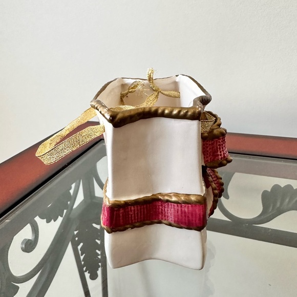 K’s Collection Ceramic Gift Bag Wrapped W/ Red & Gold Trim Ribbon & Gold Ribbon - Picture 7 of 9